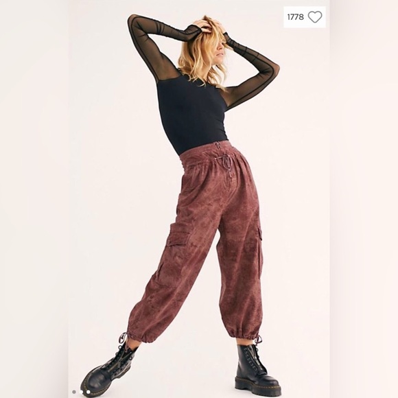 🌟 FREE PEOPLE FLY AWAY PRINTED PARACHUTE PANTS 🌟